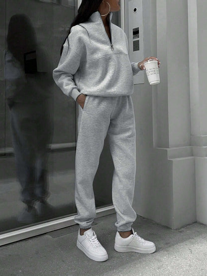 SHEIN X Carly Lawrence INAWLY Women'S Half Zipper Hoodie and Jogger Pants Two Piece Set
